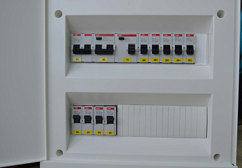 Электрощит для двухкомнатной квартиры. Ввод ~220В